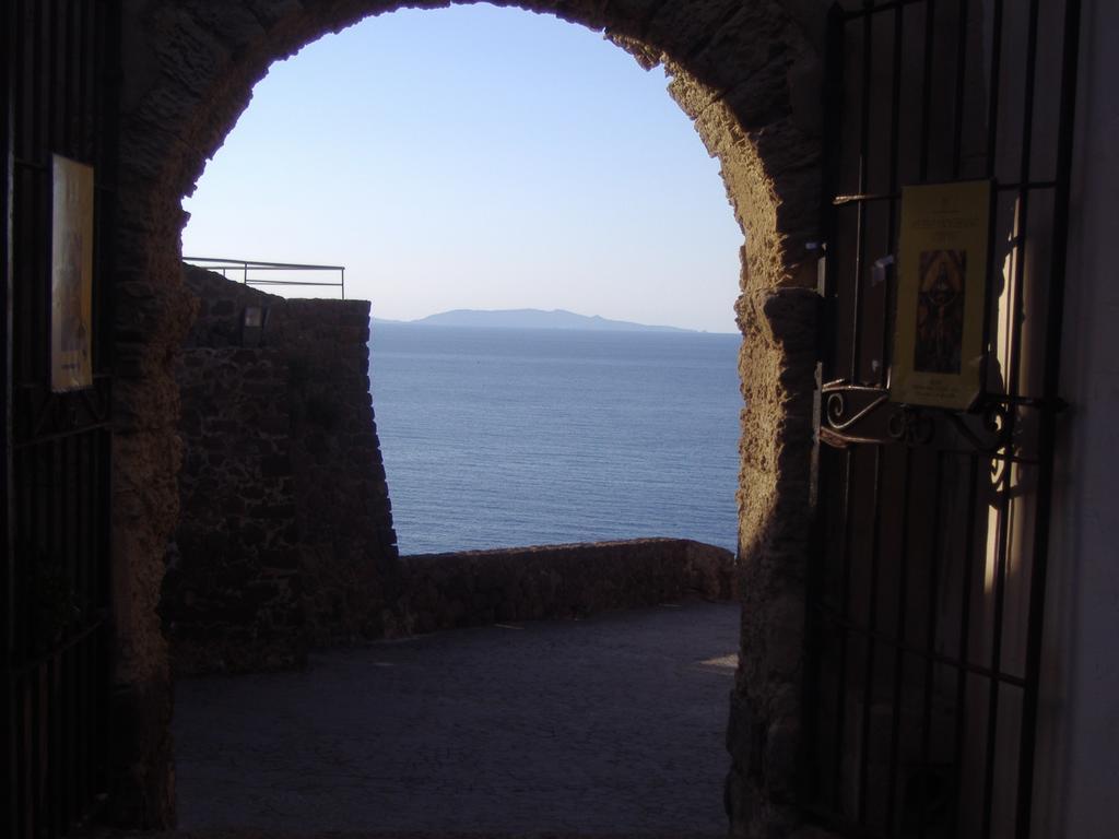 Ferienwohnung La Rosa Del Mare Castelsardo Exterior foto