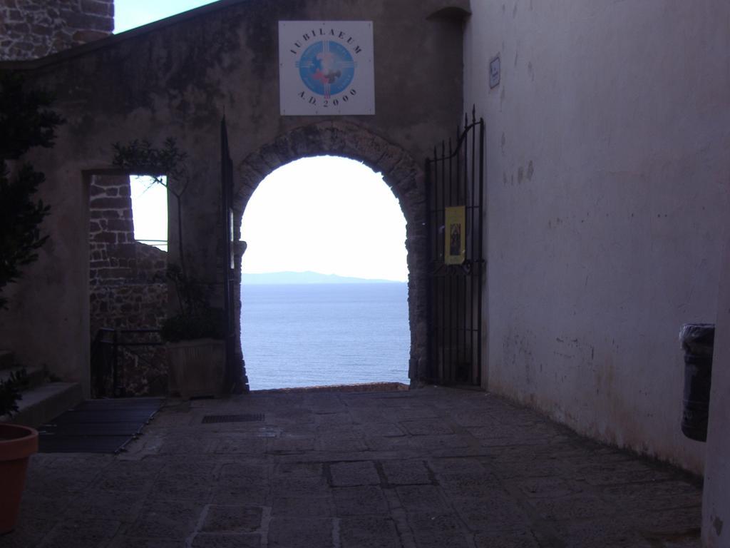 Ferienwohnung La Rosa Del Mare Castelsardo Exterior foto